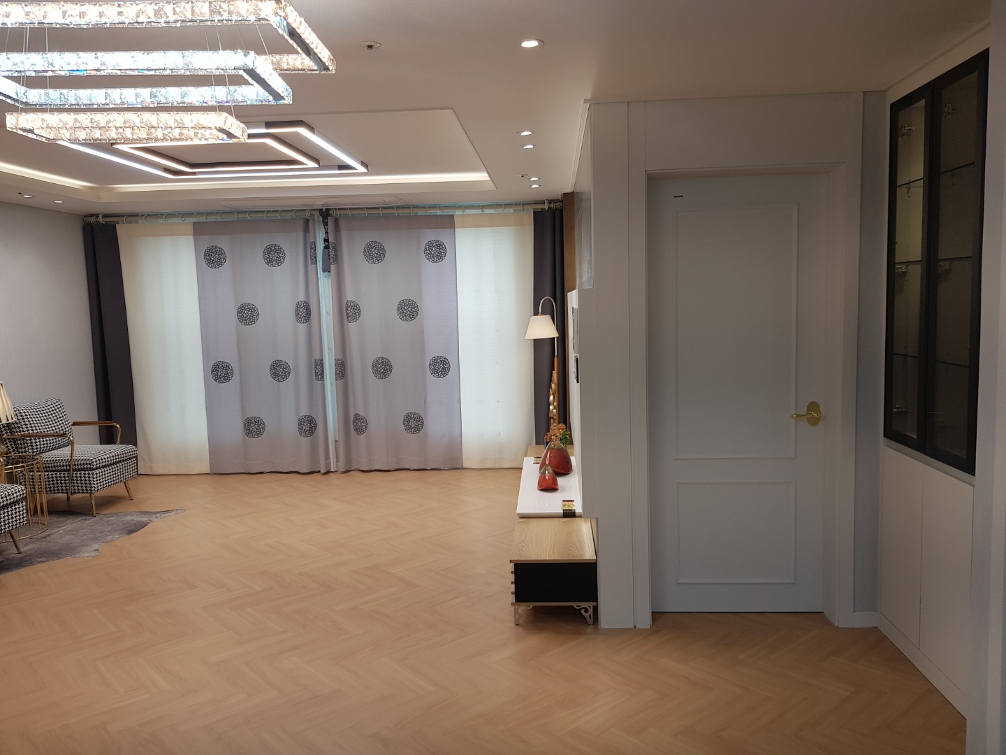 /user/t/totalhousing/editor/2105/646288ab44f3e33a02eca09779480bcb_1619843215_0261.jpg 이미지크게보기